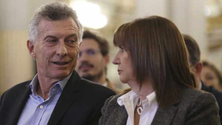 Patricia Bullrich cruzó a Mauricio Macri y le pidió que la llame en vez de "revolear" tuits